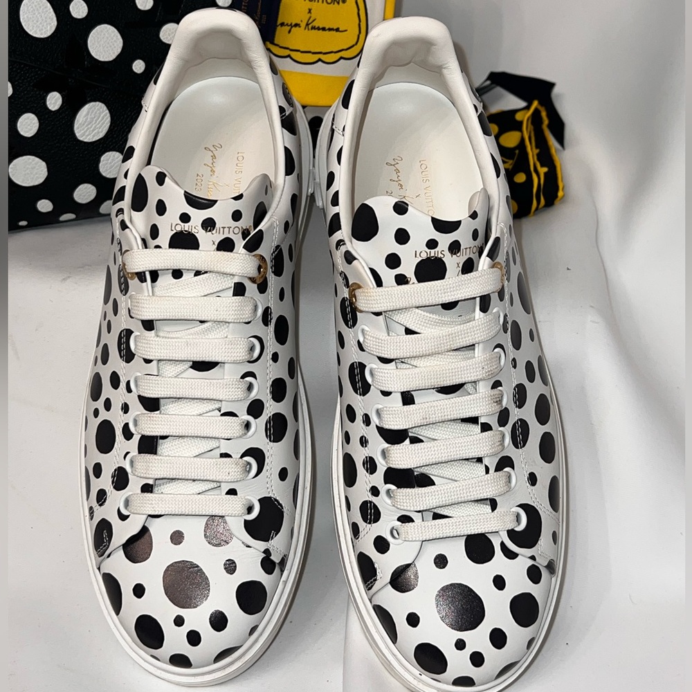 Louis Vuitton Time Out Sneaker Polka Dots - Picture 2 of 9